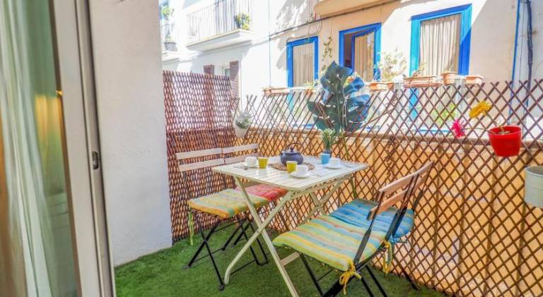 Rental apartment with patio in Sitges