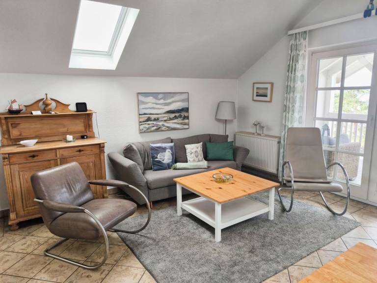 direkt an der Strandpromenade, Balkon mit Meerblick - Aparthotel Ostsee FeWo 35 — photo 5