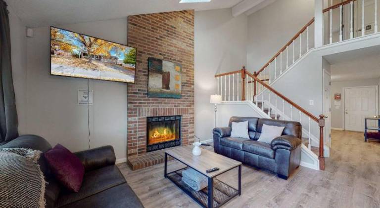 House with 1 room for 10 persons in Aurora, CO