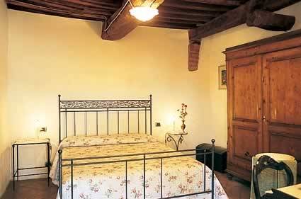 Holiday apartment with terrace, yard & private pool — photo 4