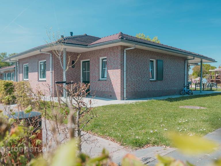 Vacation home with patio & yard in Voorthuizen