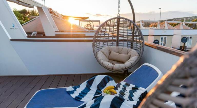 Vacation home with patio, pool & hot tub — photo 4