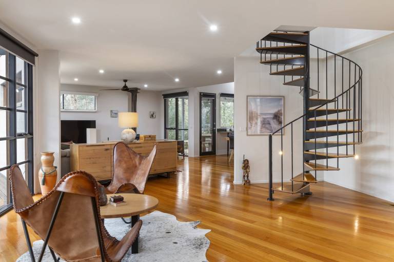 Stylish 3 Bedroom and Outdoor Grill and Pizza Oven