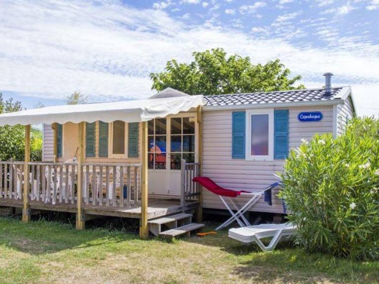 Children-friendly pleasant mobile home with terrace & heated pool | Pets allowed — photo 4