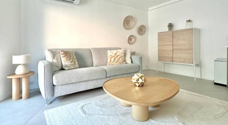 Holiday apartment with patio in Theoule-sur-Mer