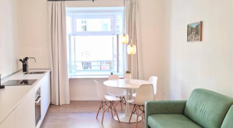 Rental apartment with 1 room for 4 persons in Merano
