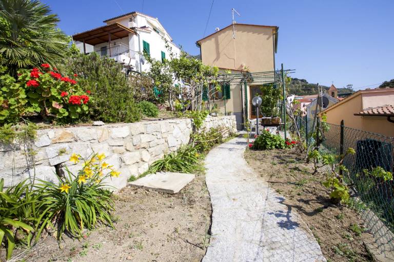 Villa with grill & garden — photo 5