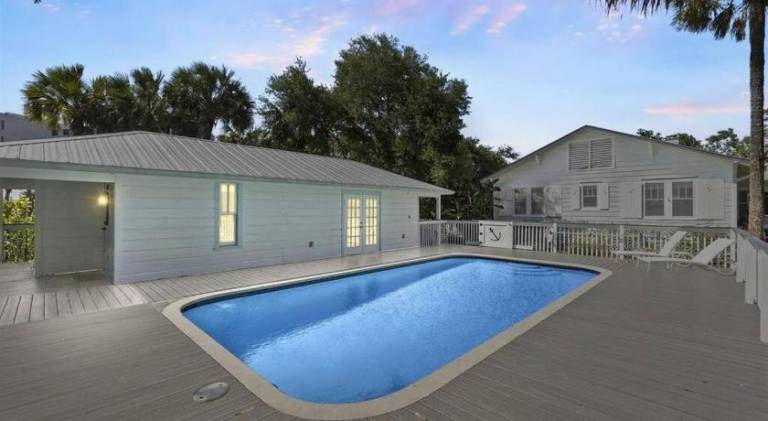 Villa with pool | Pet-friendly in Stuart, FL
