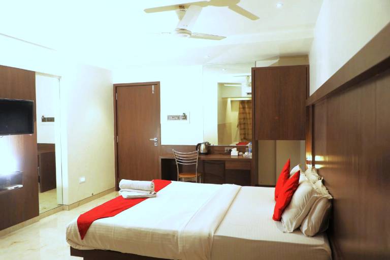 Hotel Express INN Panvel