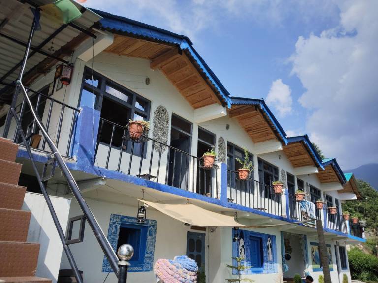 Fully equipped vacation home with grill, yard & pool | Water view | Suitable for remote work | Pets are welcome — photo 4