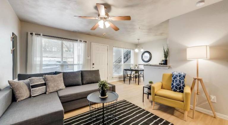 Lovely rental apartment with pool | Pet-friendly in Dallas, TX
