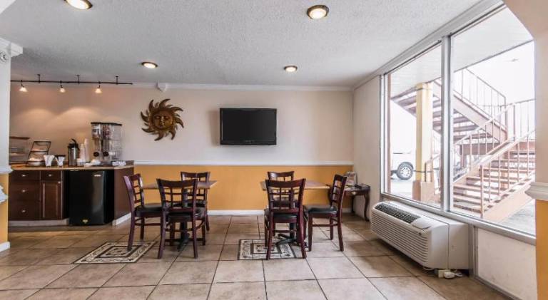 Rodeway Inn Hopkinsville — photo 4