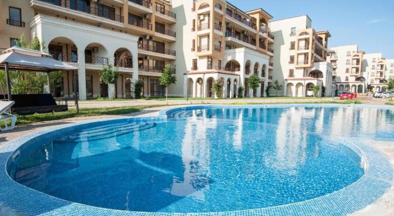 Ample holiday apartment with pool & garden | Pet-friendly — photo 2