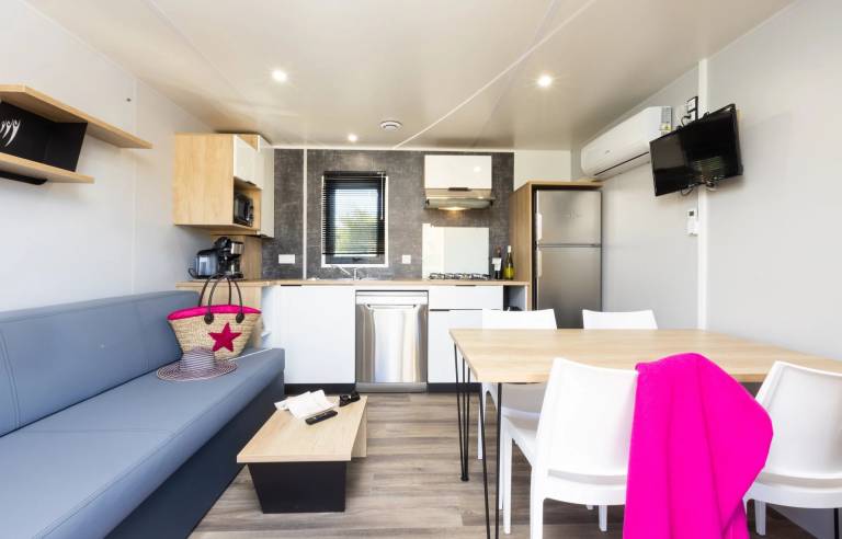 Family-oriented camping suite with pool & patio | Pet-friendly — photo 4