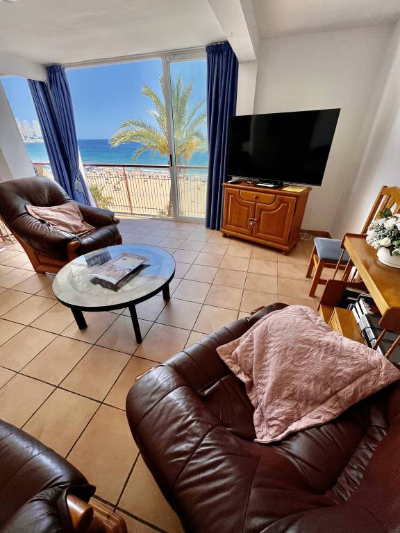 Holiday Apartment "WG1 Benidorm" Near the Beach with Sea View, Balcony, Air Conditioning and Wi-Fi — photo 4