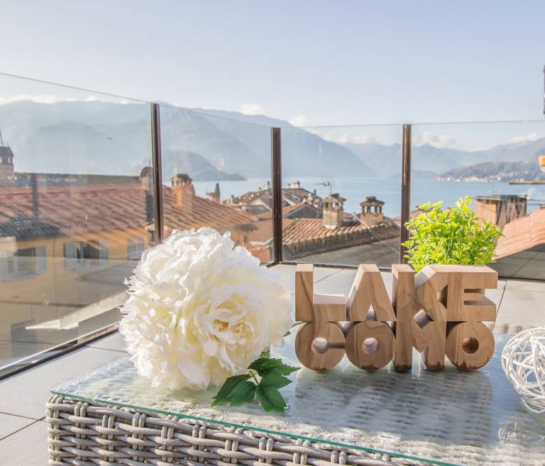 Fully equipped rental apartment with terrace | Pets are welcome in Varenna