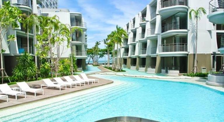 Beautiful apartment with terrace, yard & pool | Next to the beach | Pet-friendly in Phetchaburi