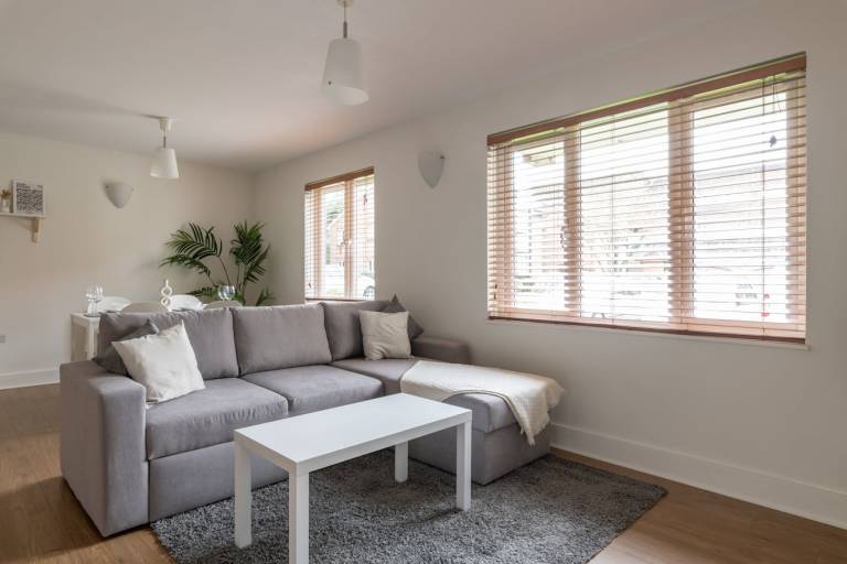 Apartment Crawley