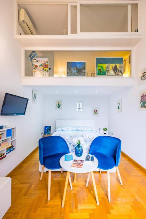 Ella's home, just steps from the seafront in Naples