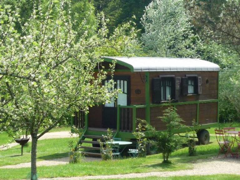 Chalet with heated pool, hot tub & patio — photo 3