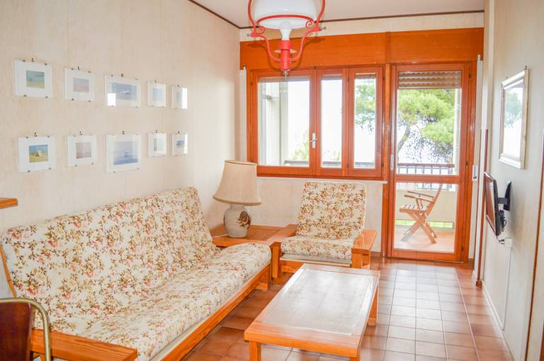 Apartment with patio | Beach view — photo 5