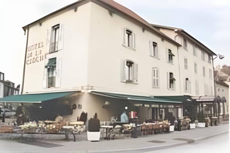 Hotel de La Cloche in Dole