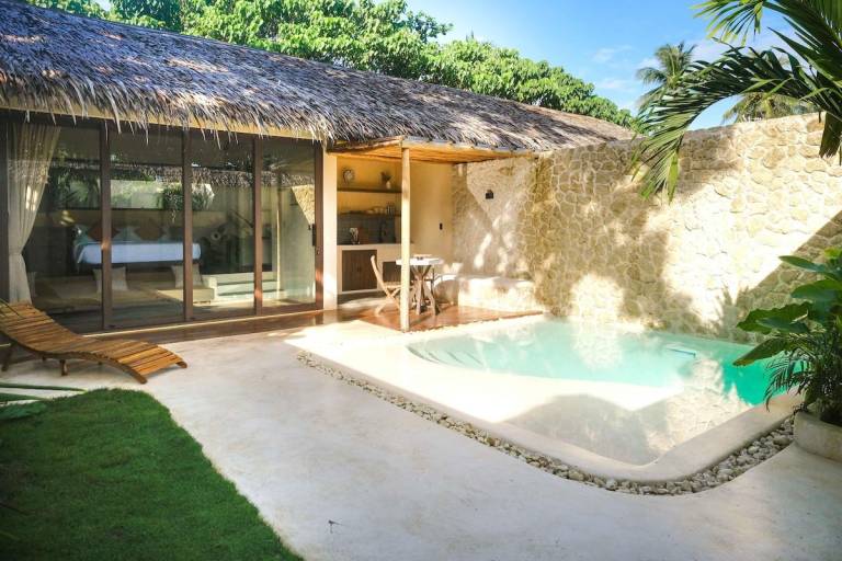 Villa with pool & garden | Good for workation in General Luna