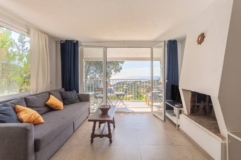Holiday Home 'Yves' with Sea View, Private Terrace and Wi-Fi — photo 2