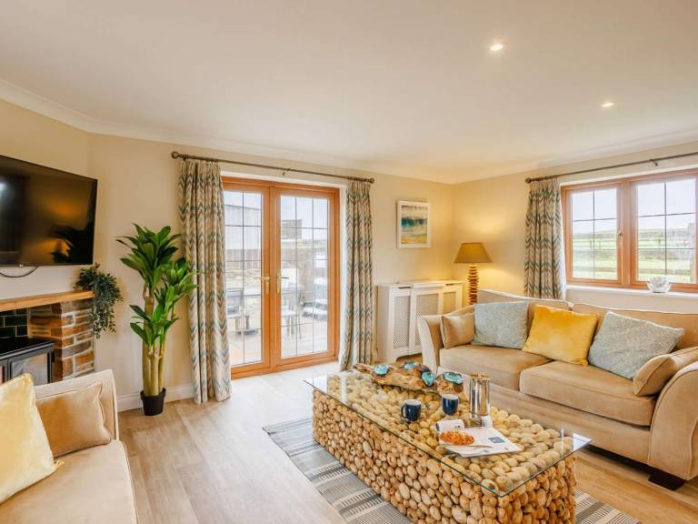 Vacation home with jacuzzi, barbeque & garden in Bideford