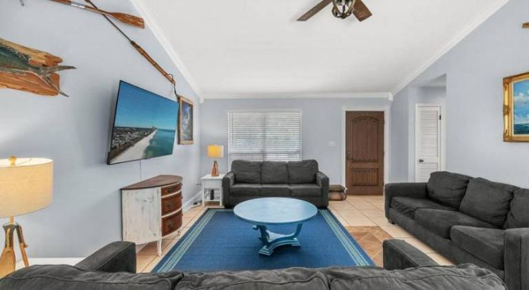Shipwrecked - Private Pool Home, Game Room, 5 Min to Beach, Pets OK, & More! — photo 2