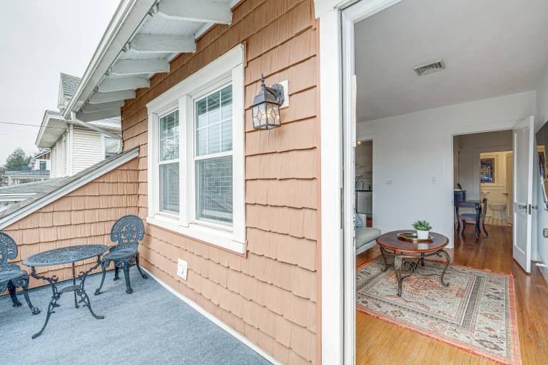 < 3 Mi to Dtwn Roanoke: Inviting Unit w/ Balcony — photo 3