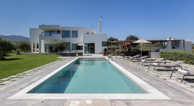Villa Mia Heated pool Pickleball court kids area Center 8 min beach 2km in Rethymno