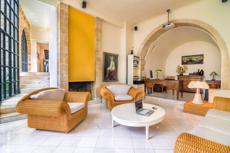 Villa with BBQ, terrace & yard — photo 4