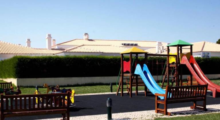 Villa with pool — photo 5
