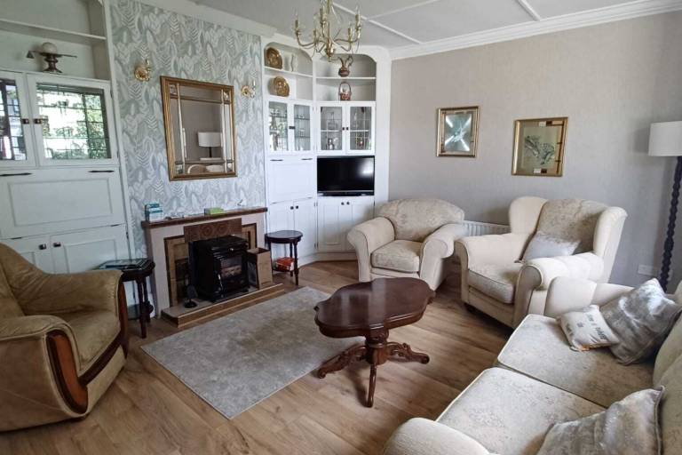 Abbeyfeale Home Sleeps 6 Private Garden