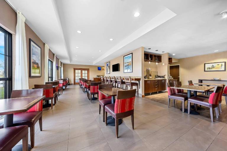 Comfort Inn & Suites West - Medical Center — photo 5