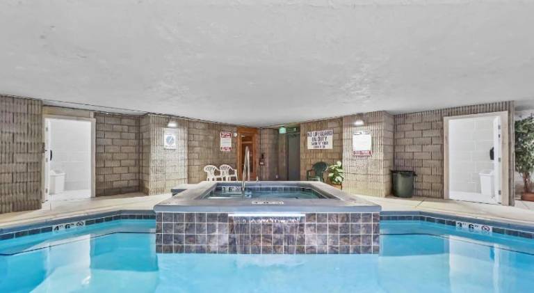 Holiday apartment with hot tub & pool — photo 5