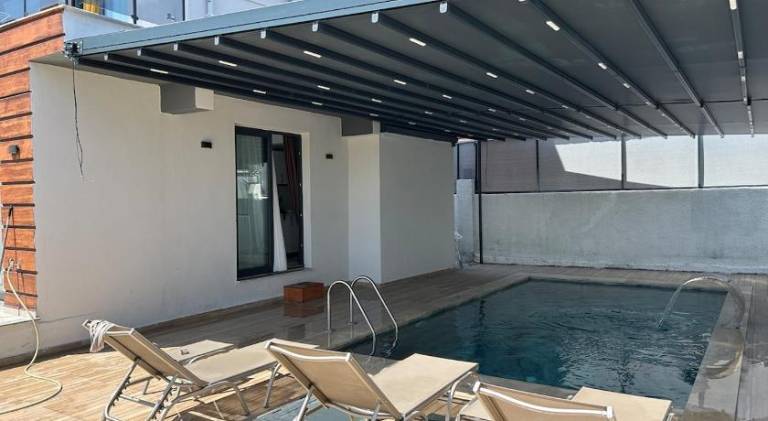 Villa with terrace, yard & private pool | Perfect for remote work — photo 5