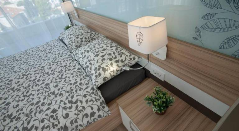 Apartment with patio in Budva