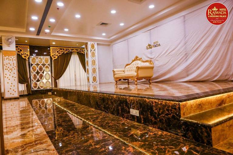 Hotel Rajwada Palace