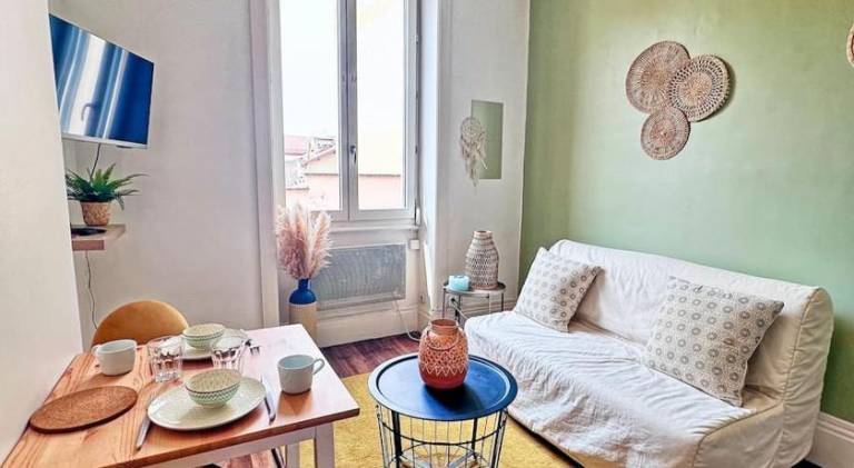 Rental apartment with 1 room for 2 persons in Lyon