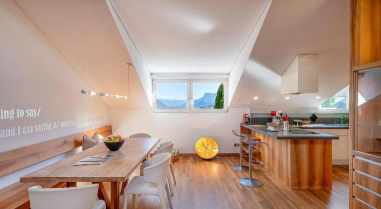 Beautiful apartment with terrace, yard & private pool | Suitable for remote work | Pets allowed — photo 4