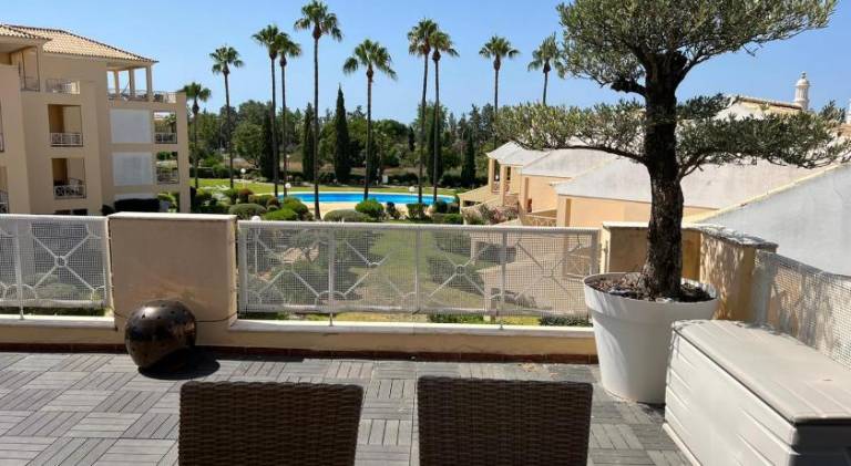 Holiday apartment with yard, patio & private pool in Loulé