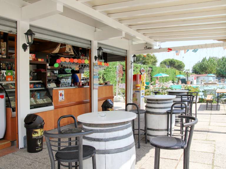 Family-oriented beautiful house with terrace, garden & pool | Close to the beach | Pets are welcome — photo 2