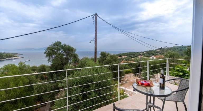 Apartment with terrace — photo 4
