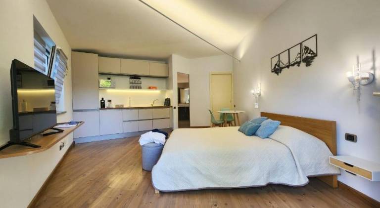 Holiday apartment with yard — photo 2