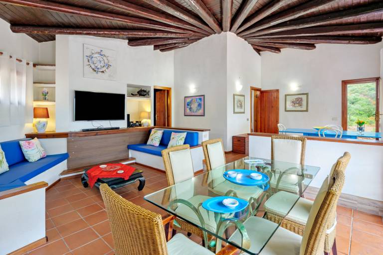 Villa 'Country House Sardinia' with Sea View, Wi-Fi and Air Conditioning in Olbia