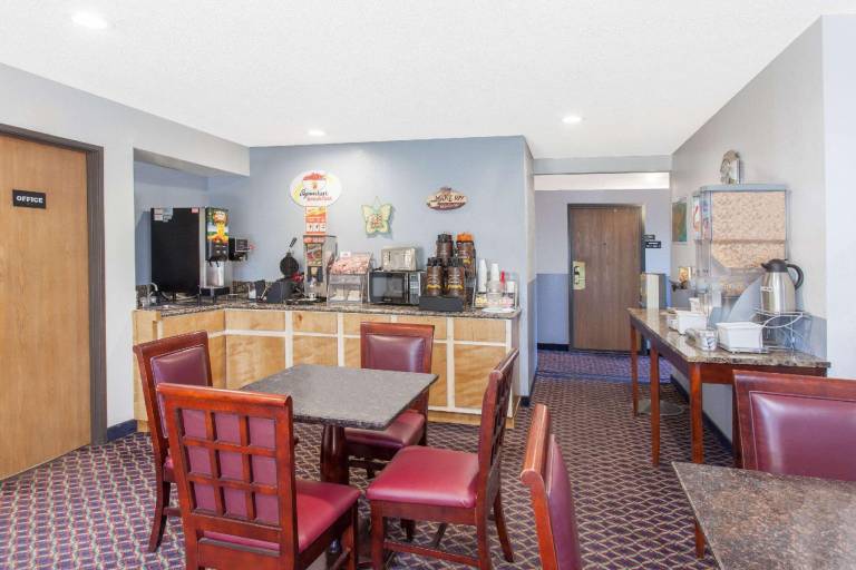 Super 8 By Wyndham Selma/Fresno Area — photo 5