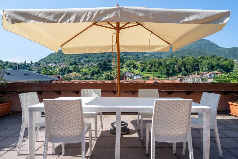 Family-oriented holiday apartment with yard & patio | Garden view | Pets are welcome — photo 2