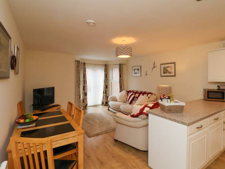 Cottage with garden | Beach view — photo 4